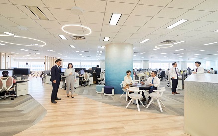 明るく働きやすいオフィス